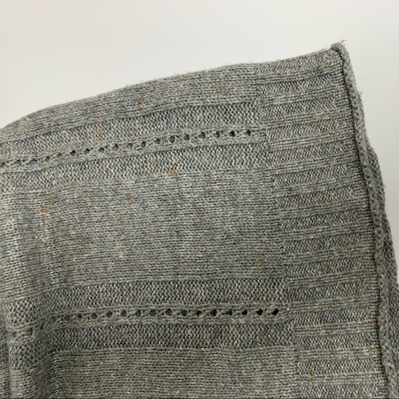 Forever 21 Gray Tunic Sweater Size Small - Picture 4 of 4